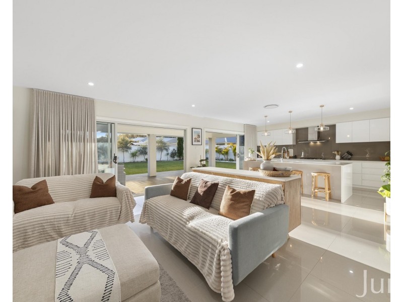 43 Tooze Circuit, North Rothbury NSW 2335