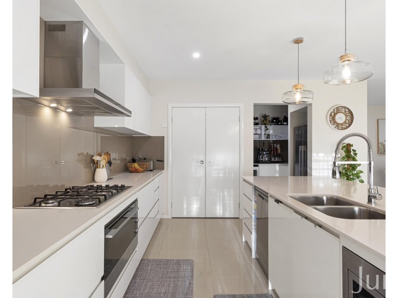 43 Tooze Circuit, North Rothbury NSW 2335