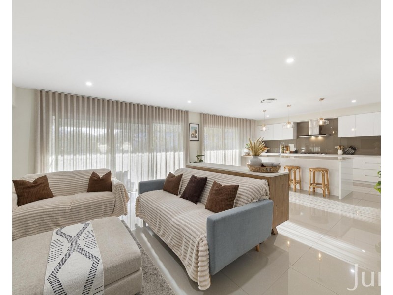 43 Tooze Circuit, North Rothbury NSW 2335