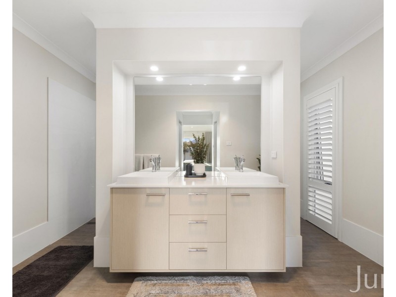 43 Tooze Circuit, North Rothbury NSW 2335