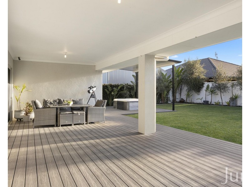 43 Tooze Circuit, North Rothbury NSW 2335