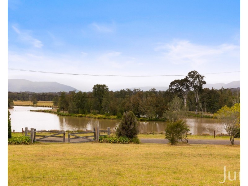 4 Second Avenue, Millfield NSW 2325