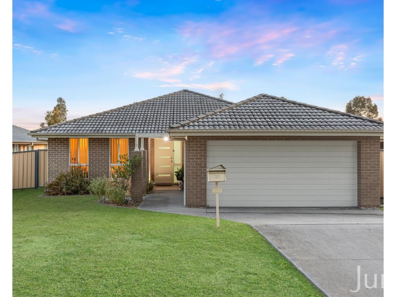 33 Zinfandel Circuit, Cessnock NSW 2325