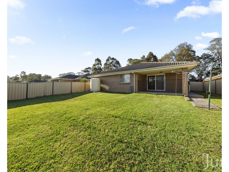 33 Zinfandel Circuit, Cessnock NSW 2325