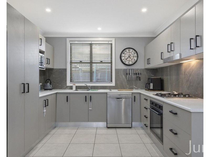 2/1 Elizabeth Street, Cessnock NSW 2325