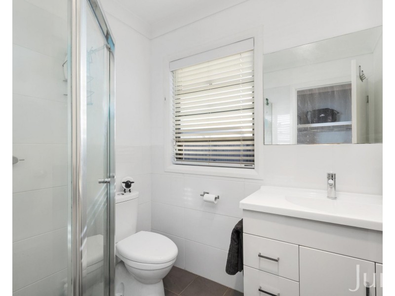 2/1 Elizabeth Street, Cessnock NSW 2325