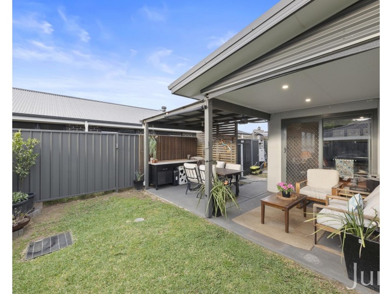2/1 Elizabeth Street, Cessnock NSW 2325
