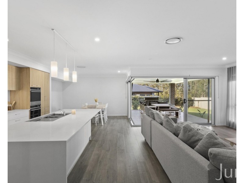 81 Ferry Parade, North Rothbury NSW 2335