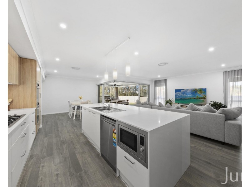 81 Ferry Parade, North Rothbury NSW 2335