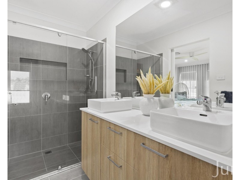 81 Ferry Parade, North Rothbury NSW 2335