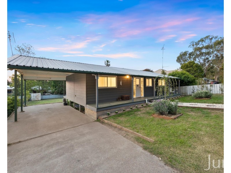 61 Main Road, Paxton NSW 2325
