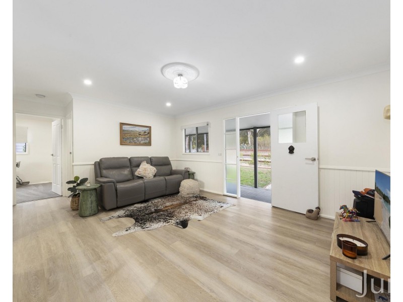 61 Main Road, Paxton NSW 2325