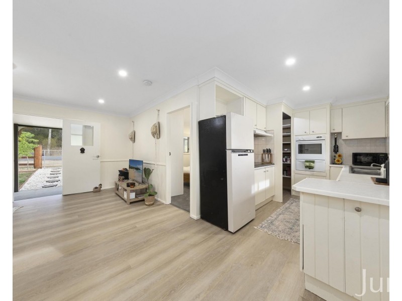 61 Main Road, Paxton NSW 2325