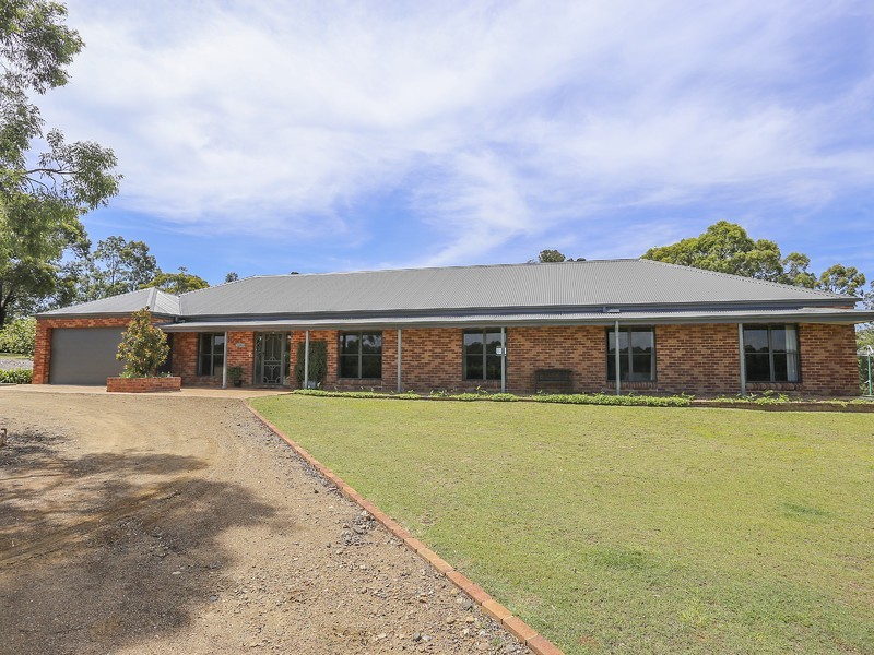 160 Londons Road, Lovedale NSW 2325