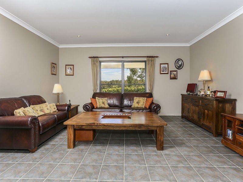 160 Londons Road, Lovedale NSW 2325