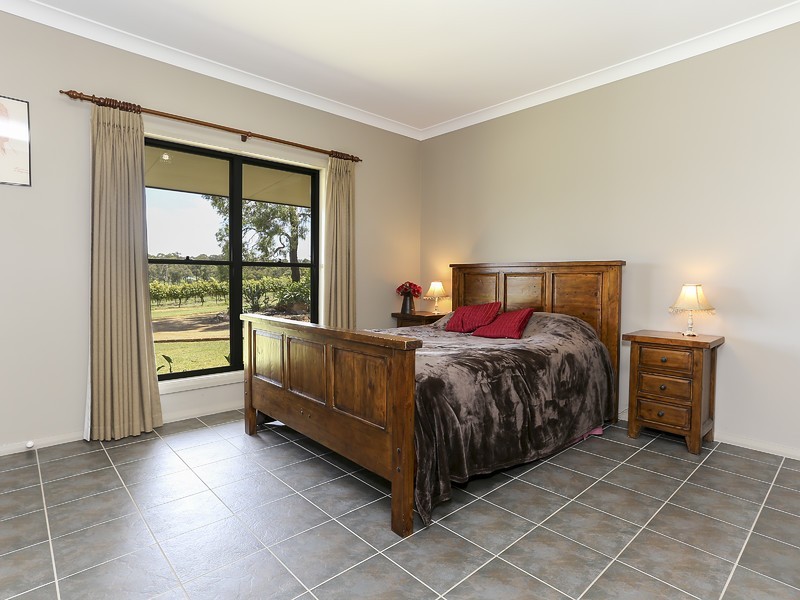 160 Londons Road, Lovedale NSW 2325