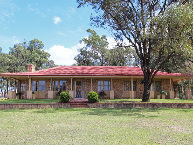 144 Elderslie Road, Elderslie NSW 2335
