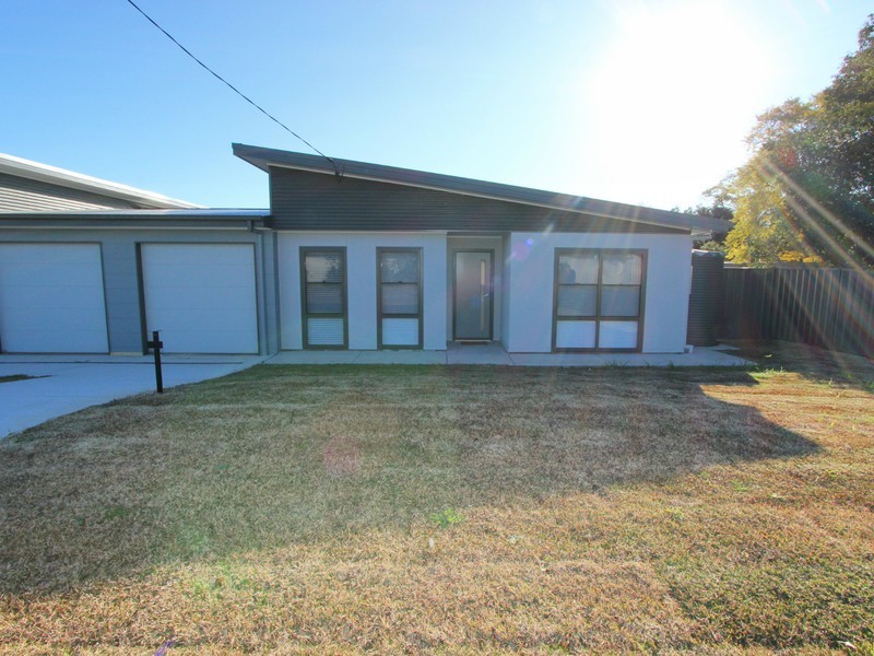 2/1 Elizabeth Street, Cessnock NSW 2325