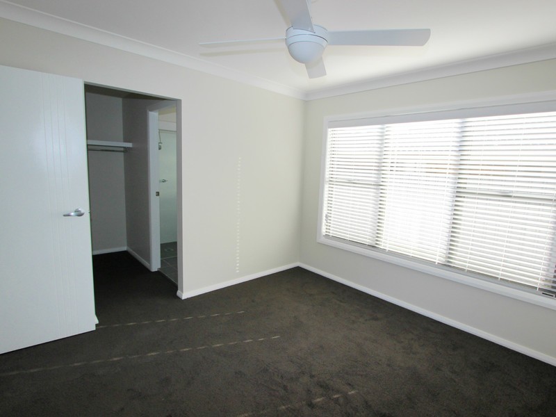 2/1 Elizabeth Street, Cessnock NSW 2325