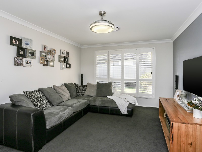 6 Zinfandel Circuit, Cessnock NSW 2325
