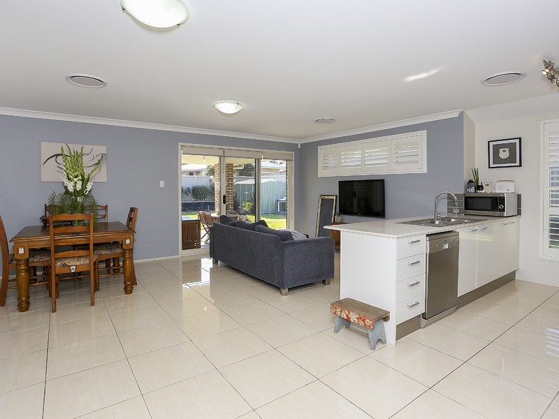 6 Zinfandel Circuit, Cessnock NSW 2325