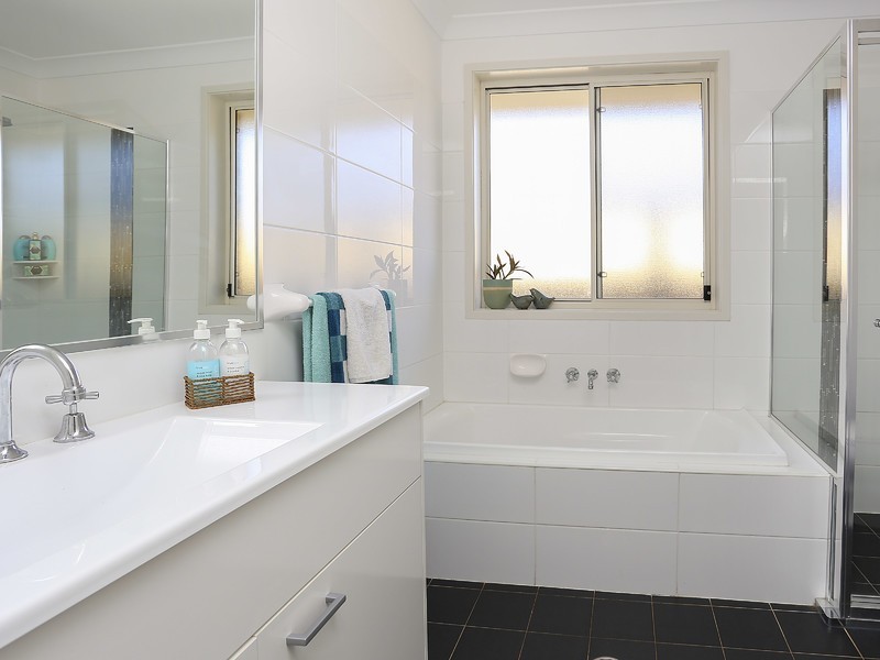 6 Zinfandel Circuit, Cessnock NSW 2325