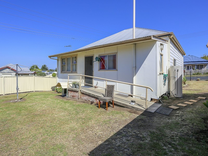 24 Love Street, Cessnock NSW 2325