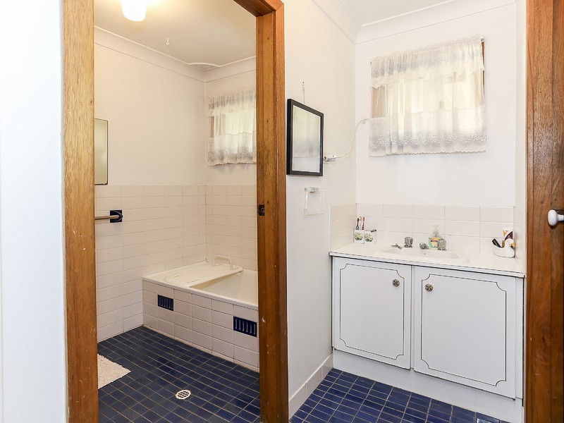 11 Balmoral Avenue, Cessnock NSW 2325