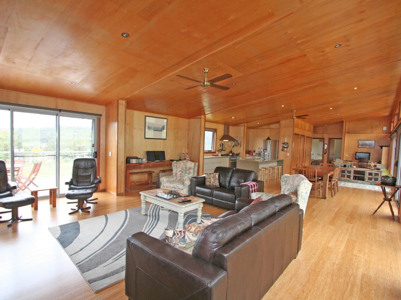 204 Thompsons Road, Milbrodale NSW 2330