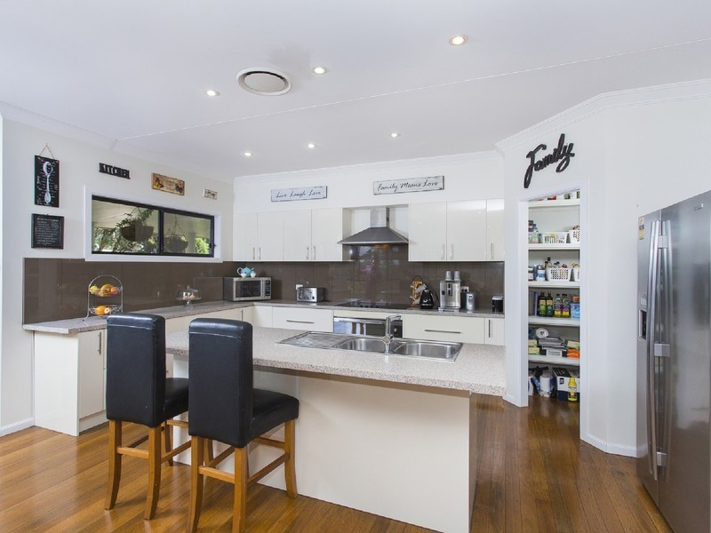 692 Luskintyre Road, Luskintyre NSW 2321