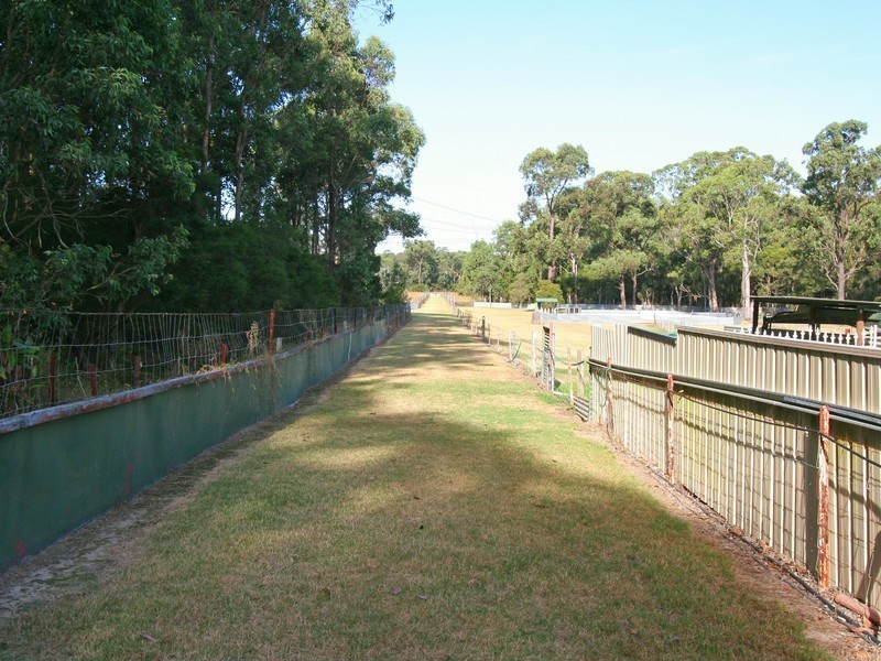 1 Neath Road, Neath NSW 2326