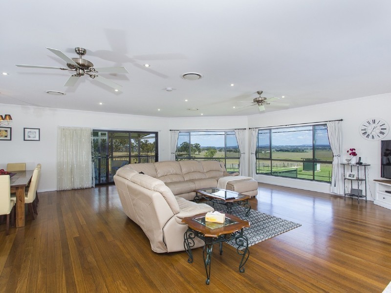 692 Luskintyre Road, Luskintyre NSW 2321