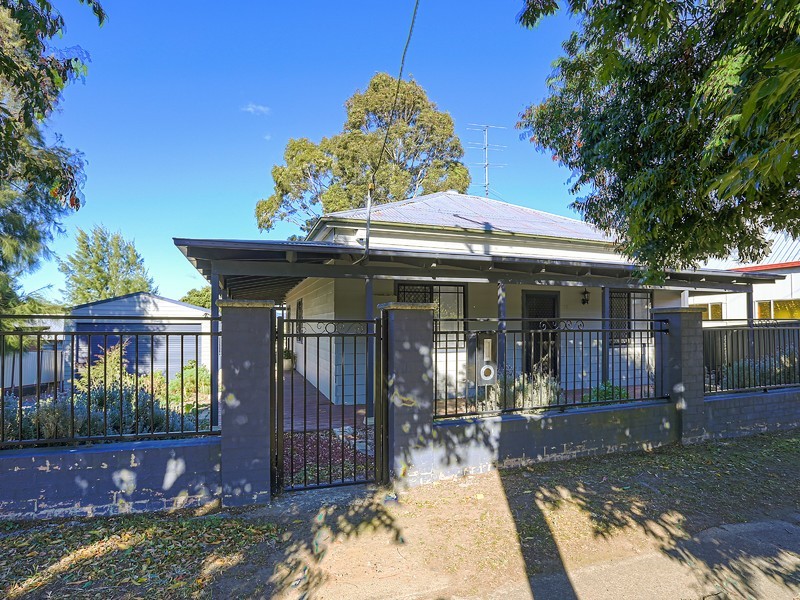 35 Hall Street, Cessnock NSW 2325