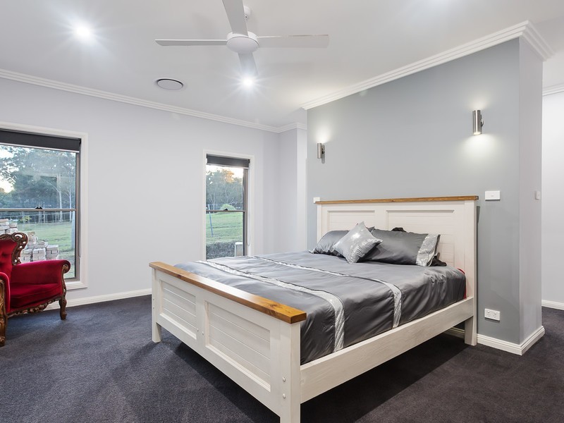 8 Tunnel Road, Cessnock NSW 2325