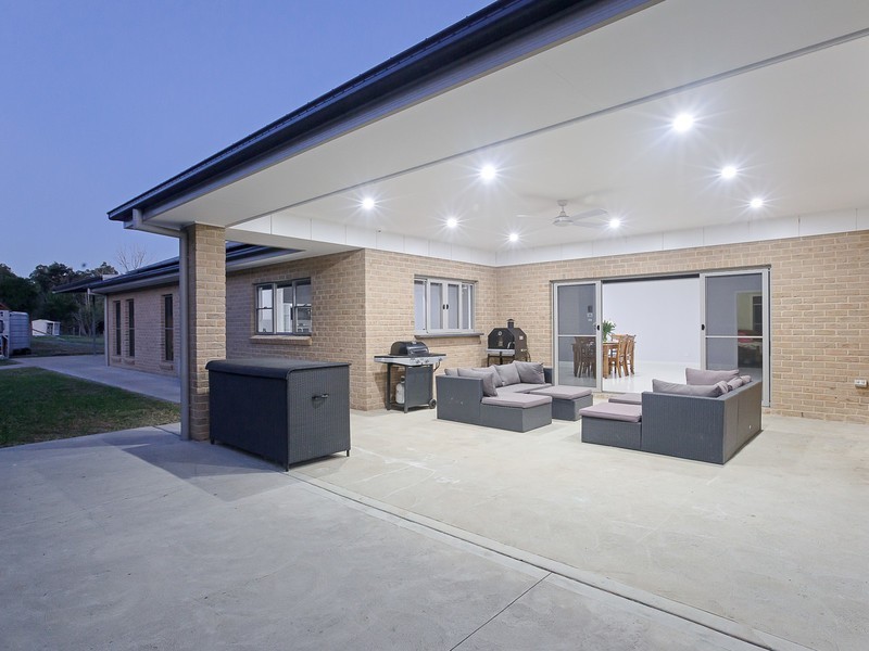 8 Tunnel Road, Cessnock NSW 2325