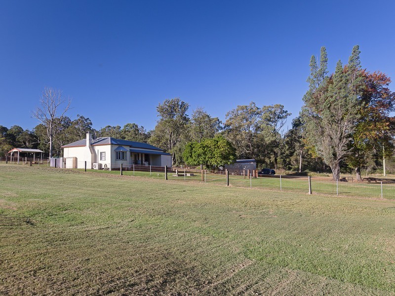8 Tunnel Road, Cessnock NSW 2325