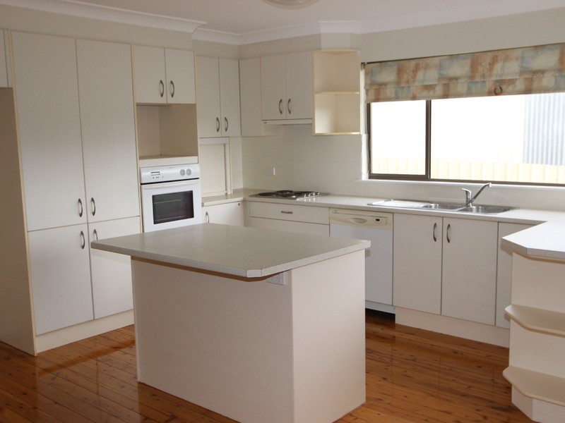 11 Millfield Street, Kearsley NSW 2325