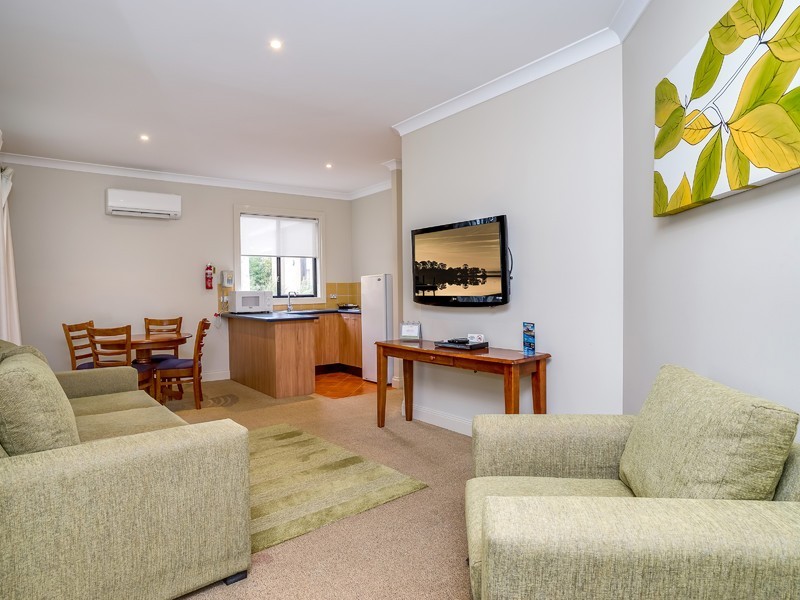 Villa 27- 28 Leisure Inn, Cnr Broke and McDonalds Road, Pokolbin NSW 2320