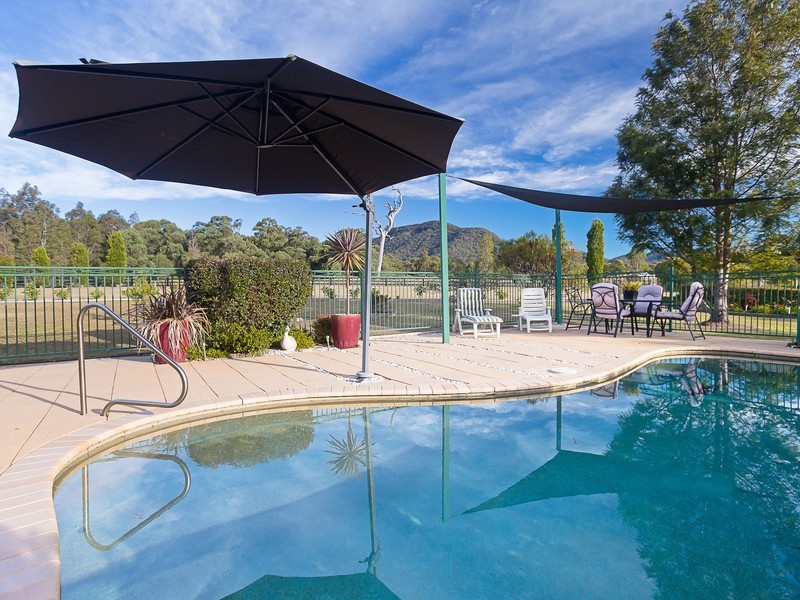 243 Sandy Creek Road, Mount Vincent NSW 2323