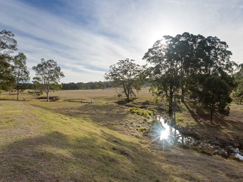 243 Sandy Creek Road, Mount Vincent NSW 2323