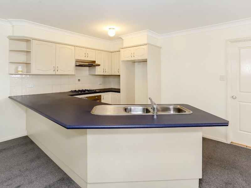 2/26 Cabernet Grove, Cessnock NSW 2325