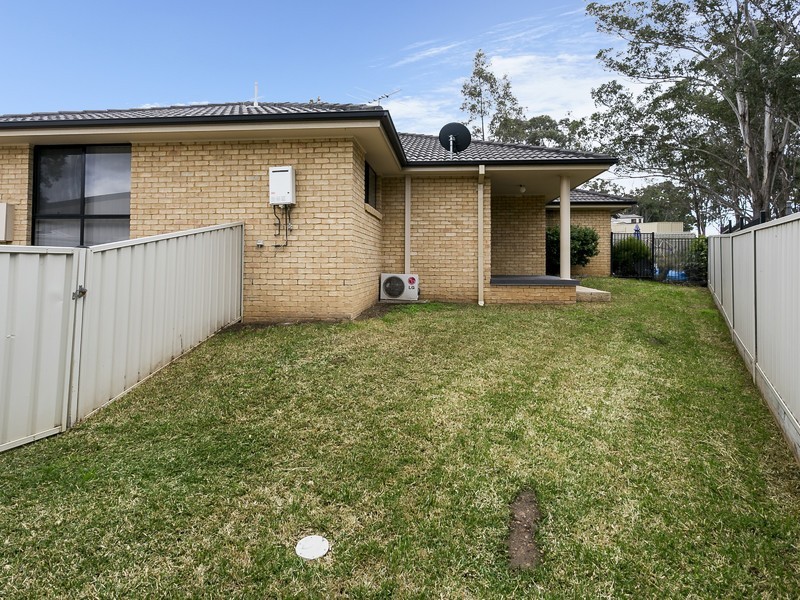 2/26 Cabernet Grove, Cessnock NSW 2325