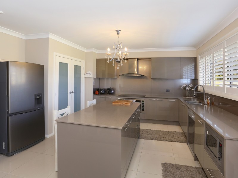 14 Sandstone Drive, Windella NSW 2320