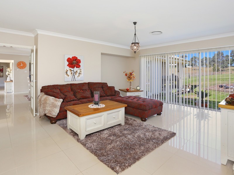 14 Sandstone Drive, Windella NSW 2320