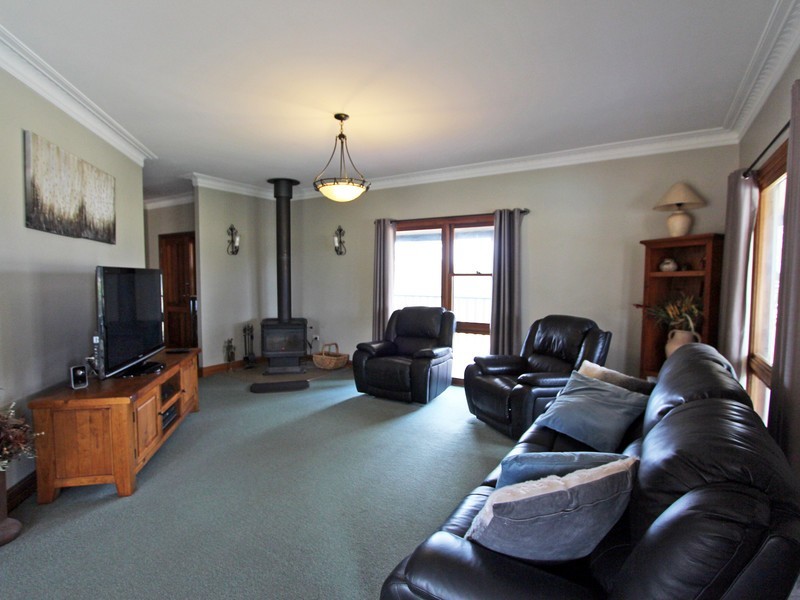 2 Irwin Close, Millfield NSW 2325