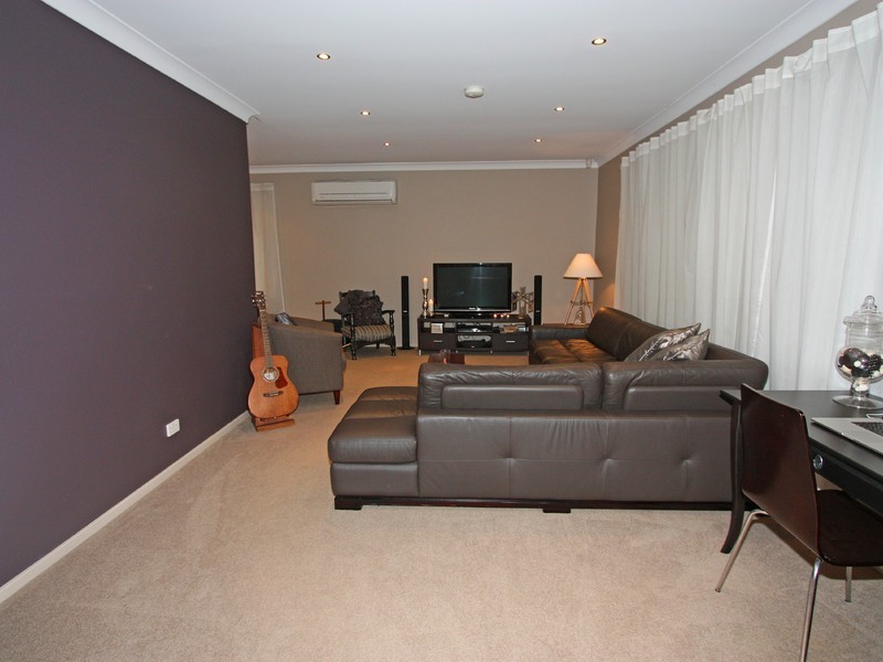 74 Maitland Street, Abermain NSW 2326