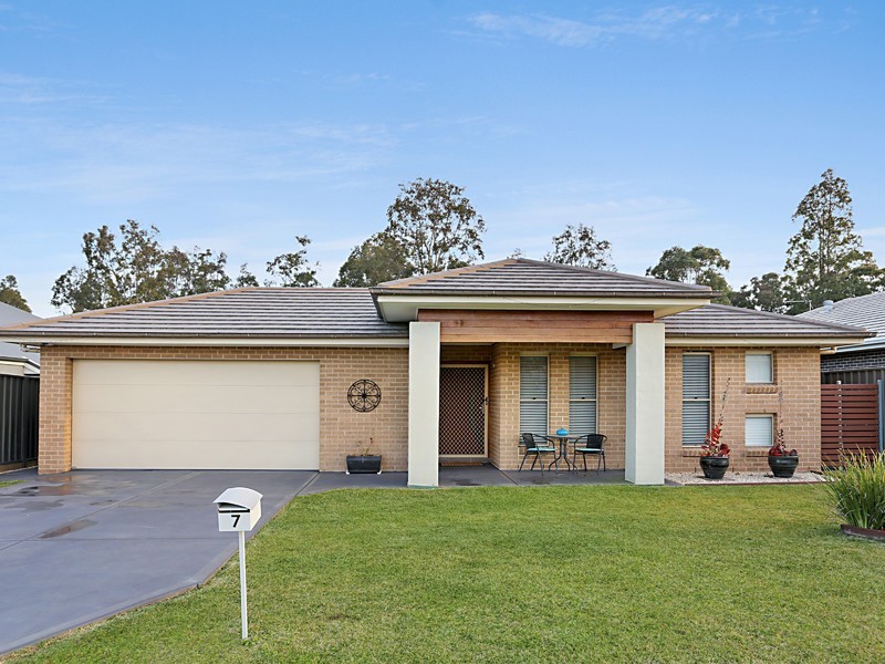 7 Trebbiano Drive, Cessnock NSW 2325