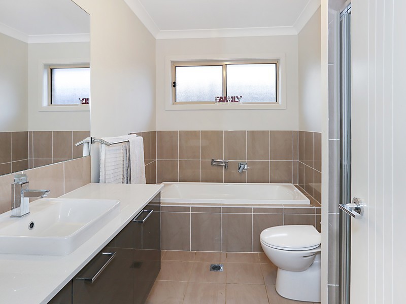 7 Trebbiano Drive, Cessnock NSW 2325