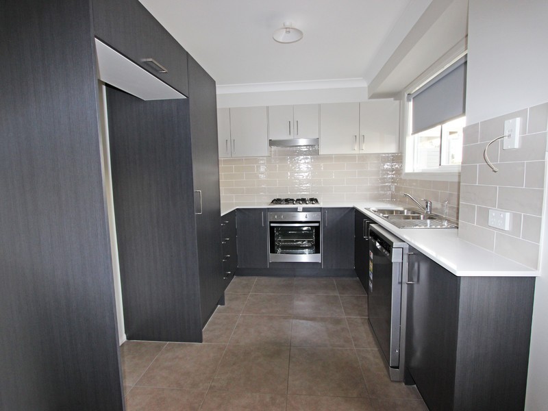 2/2A Henderson Avenue, Cessnock NSW 2325