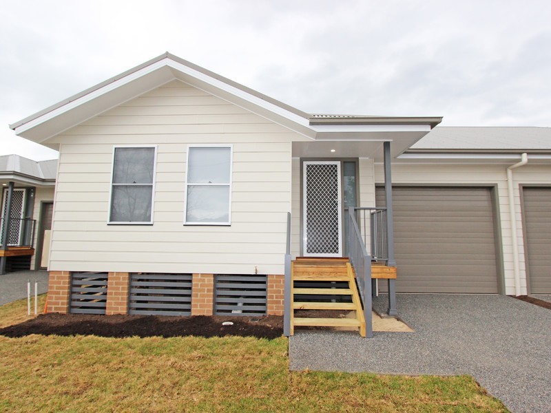 2/2B Henderson Avenue, Cessnock NSW 2325